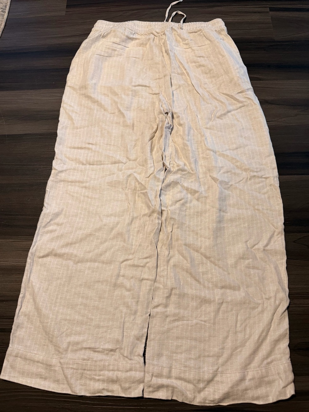 Woman’s size Medium (8-10) Wide Leg Linen Pants
